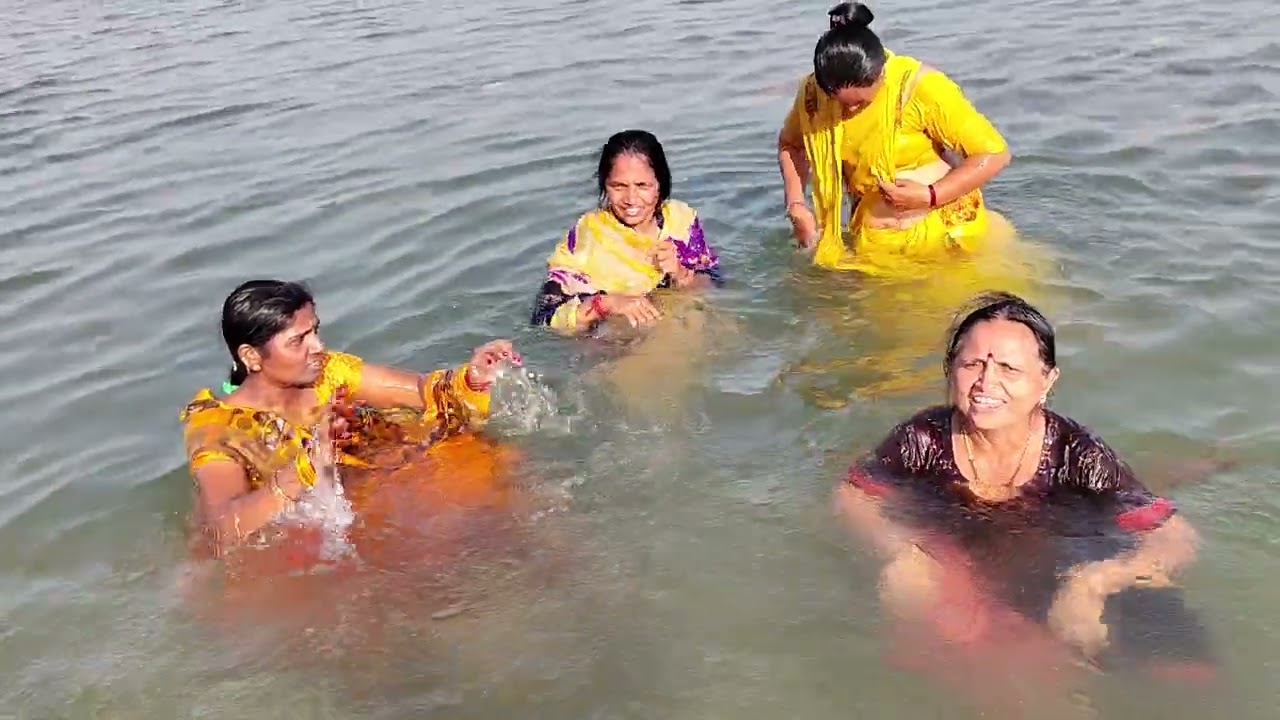 आस्था की डुबकी #गंगा स्नान#शांतिकुंज #बदलता #राधे #गोपाष्टमी 💃🐛🪱🔥🗾🙏