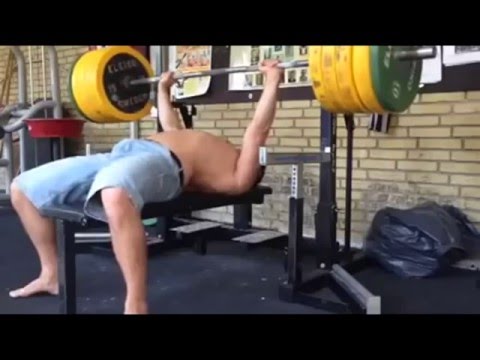 funny acident,lift weight 