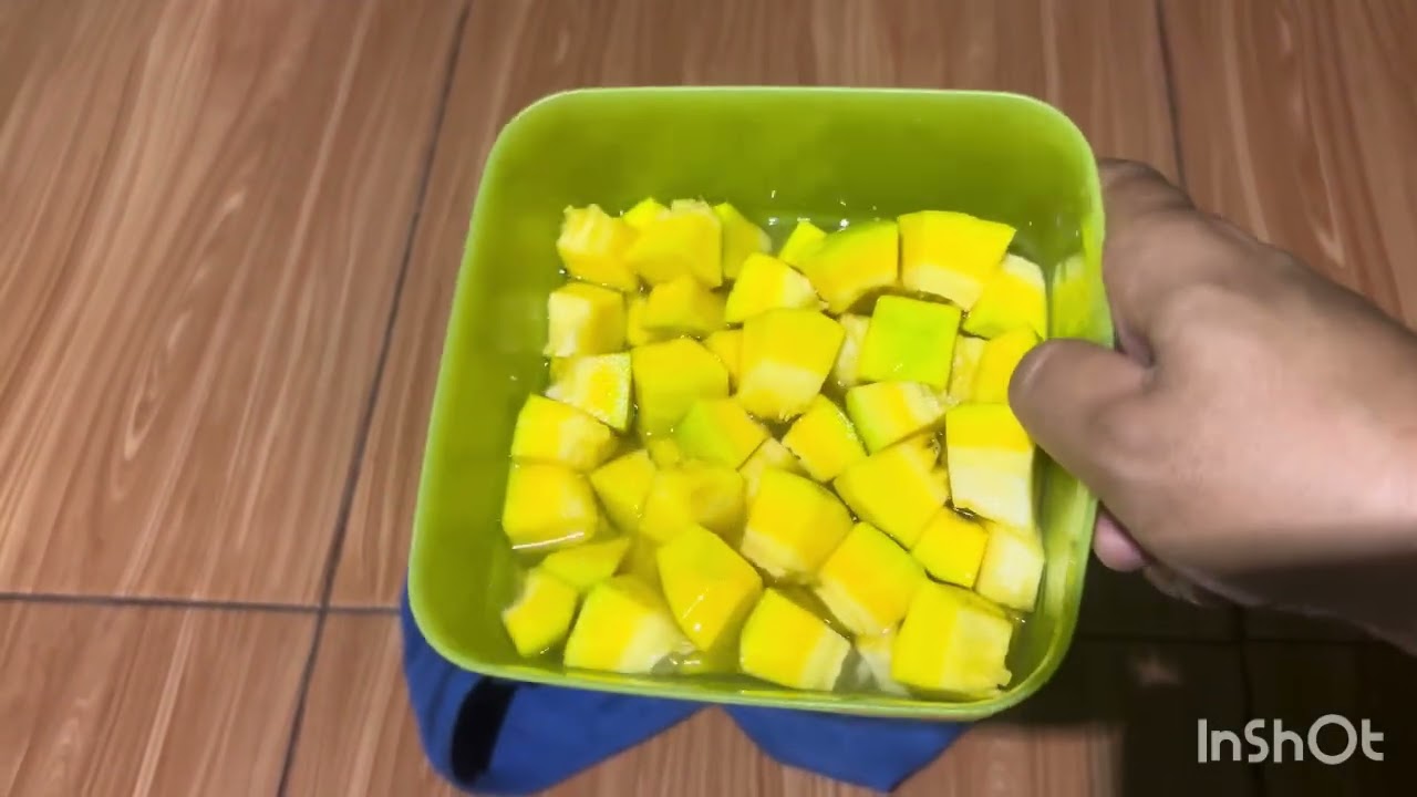 Pergi sampai ke 2 butik hanya mau beli satu gaun sambil beli matcha di on point 😁😁#adayinmylife 