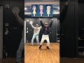 アニメダンスをキレキレで踊る男たち。