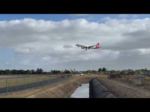 Adelaide Airport 18 February 2026   Cathay Pacific A350 941 B LQA & United 787 9 N24976