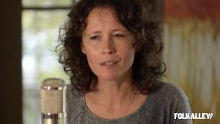 Folk Alley Sessions at 30A: Sarah Lee Guthrie - "I've Got To Know"