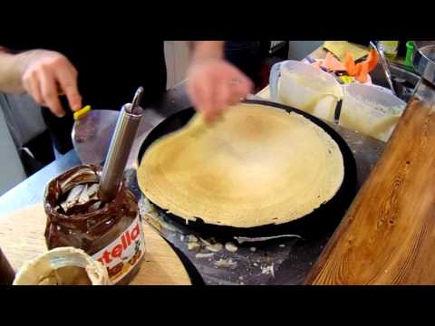 Video: Kako Hitro Kuhati Okusne Palačinke Na Kefirju