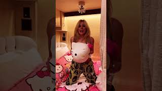 Avril Lavigne-Hello Kitty,So Cute...