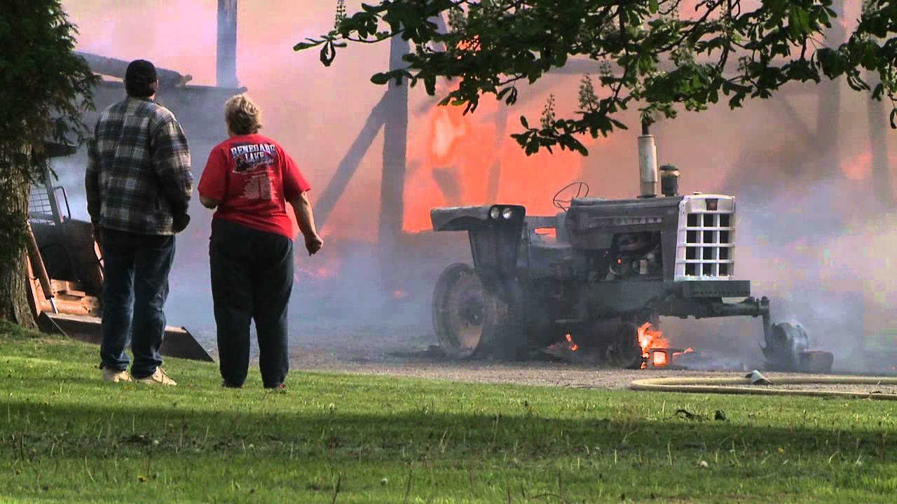 Barn collapses from fire - YouTube