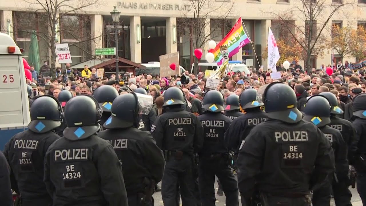 Евроньюс ютуб русский новости. Протесты в Германии. Протесты в Германии 2021. Митинг в Берлине.