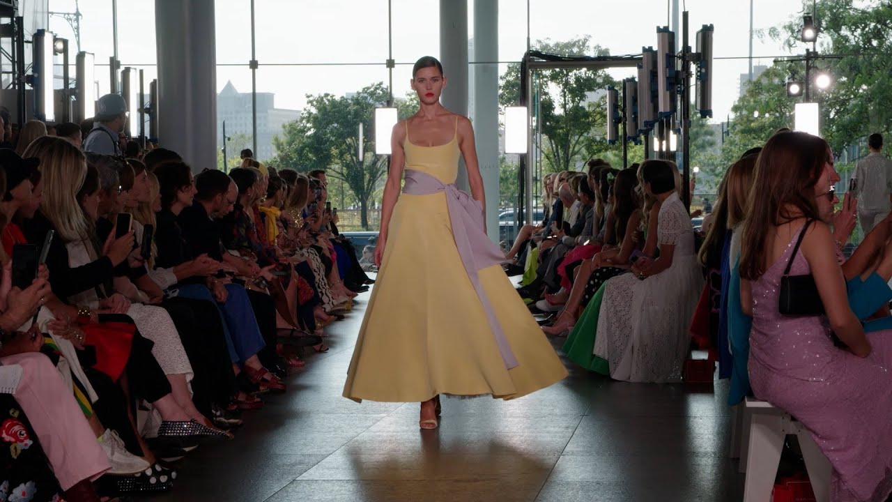 Carolina Herrera presenta su colección Primavera-Verano 2024 