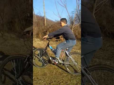 Video: Kako ukloniti hrđu iz rezervoara za benzin na biciklu?