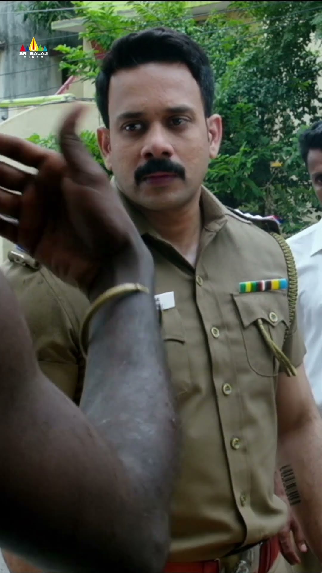 Beggar Helps Bharath Catch Thief | #inspectorbharath | #ytshorts | #youtubeshorts | #sribalajivideo