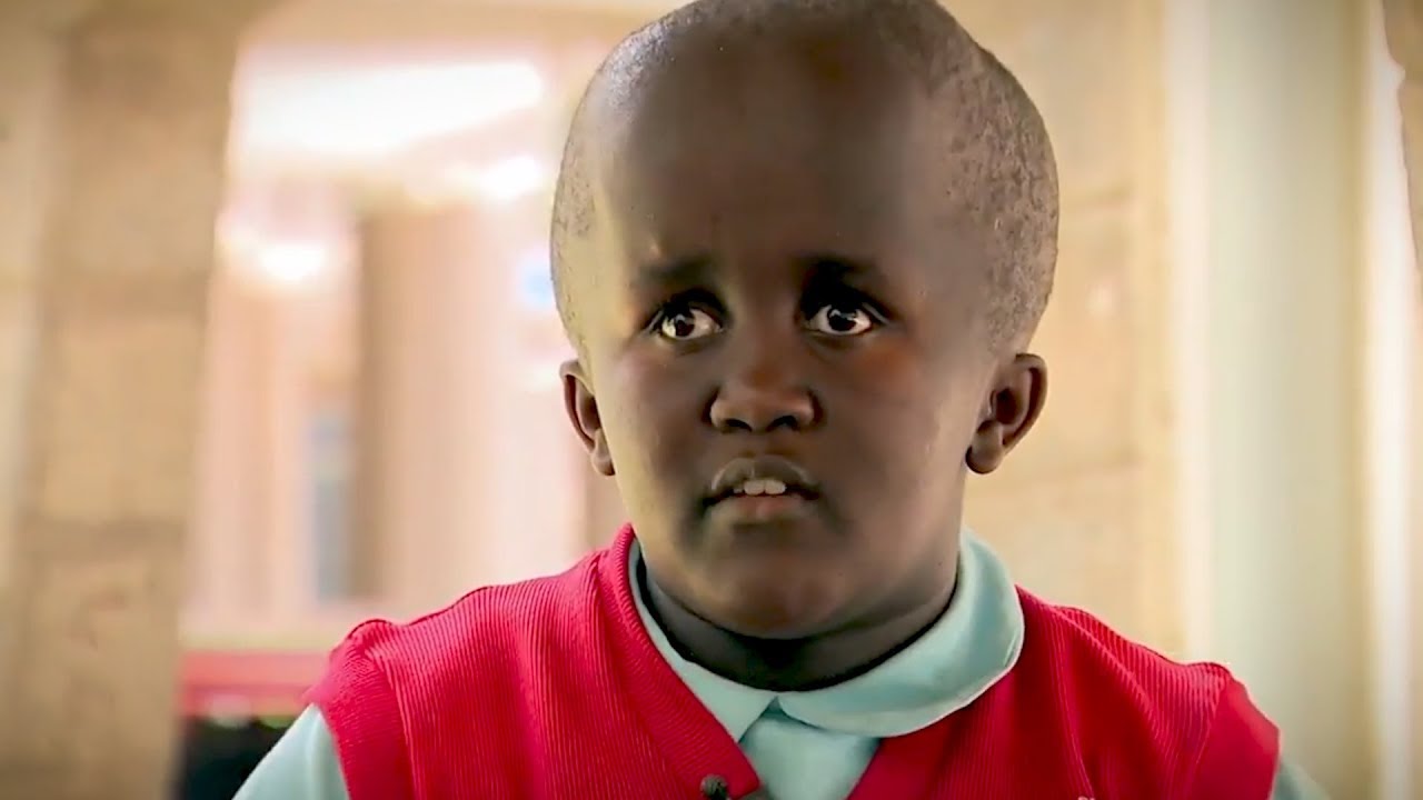 Adolescente com hidrocefalia conta como superou bullying e decidiu virar cantora