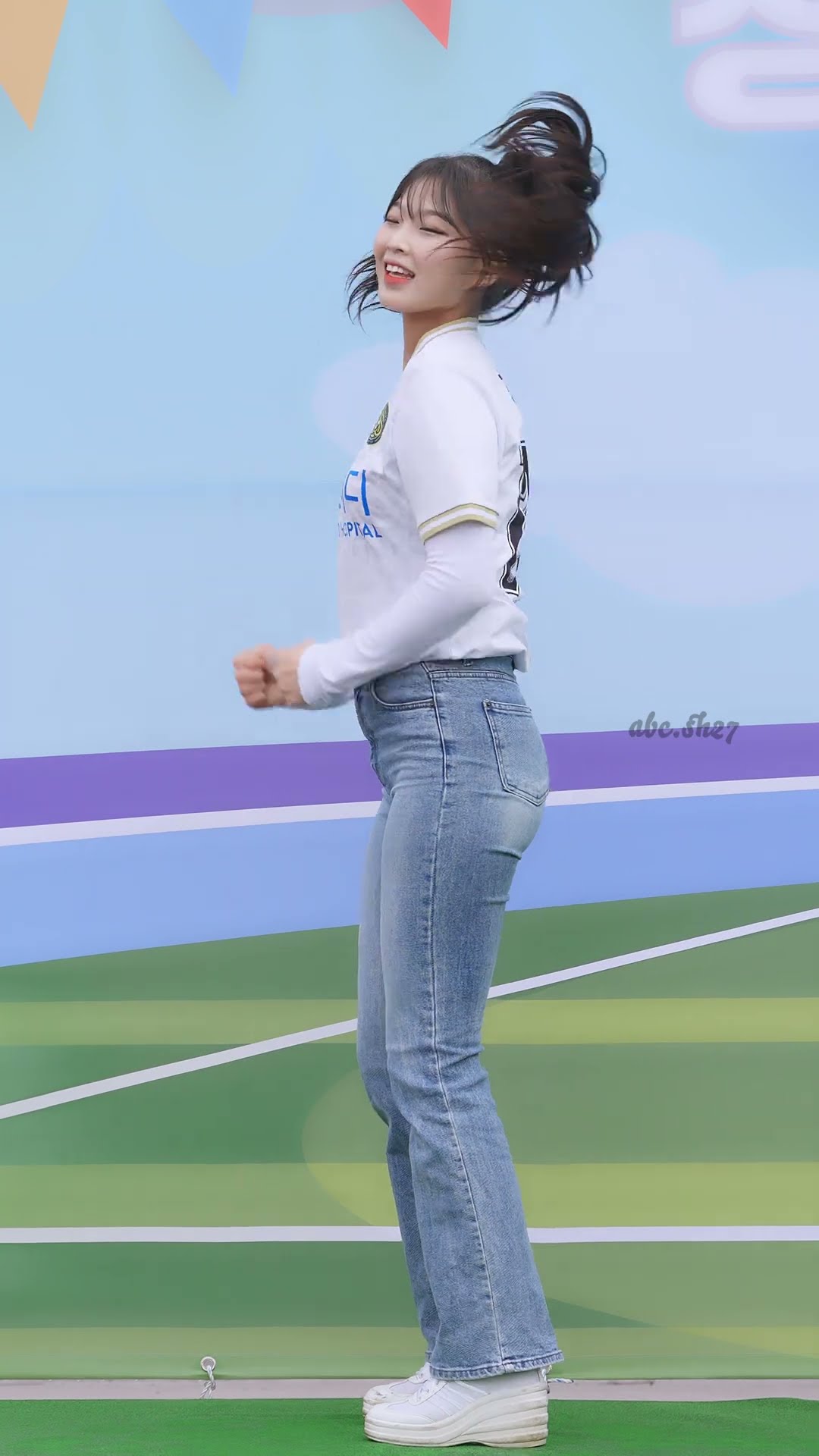 청바지 핏이 돋보이는 최석화 치어리더 '파이팅 해야지' #최석화 #치어리더 #김포fc