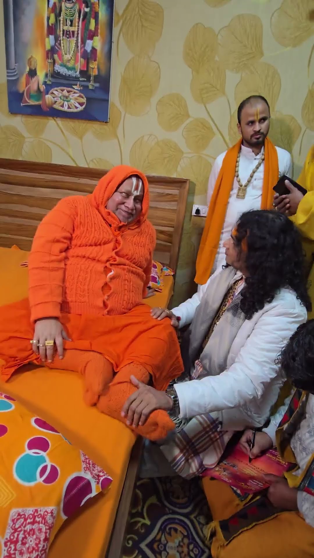 महाकुंभ में महाराज जी ने की संतजनों से भेंट | गौरी गोपाल आश्रम | Shri Aniruddhacharya ji Maharaj
