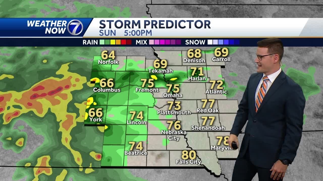Spotty showers possible Sunday - YouTube