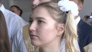 Последний звонок в школе №96(Сегодня по традиции в образовательных организациях Новосибирской области проходят торжественные линейки,..., 2016-05-27T03:24:52.000Z)