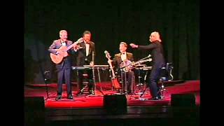 Video thumbnail of "Les Luthiers: "Manuel Darío (Canciones Descartables)""