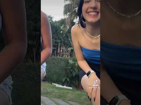 Luluca dançando com a amiga #shorts