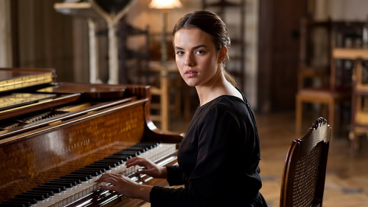 Teachers force young woman to play difficult piano piece – unaware that she is a Expert For Piano