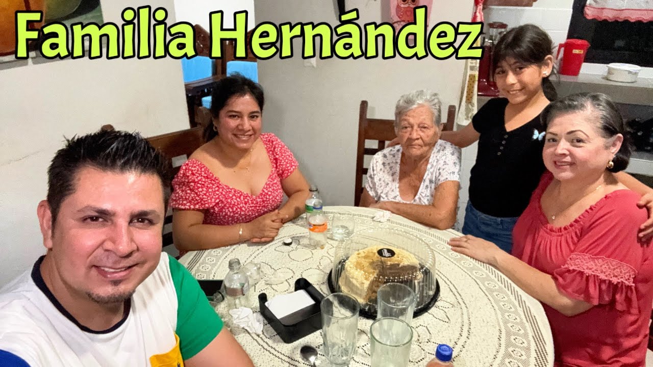 PEQUEÑO DETALLE a mi TÍA NORMA por su CUMPLEAÑOS mi MAMÁ LUPE CAE sobre un Viejito Historia 