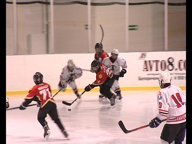 В Серове состоялся турнир по хоккею с шайбой, посвященный 71-летию Советского хоккея