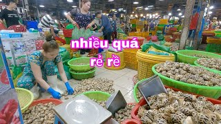 Chợ cá nhiều ốc hương cua lột đan rẻ?rẻ bán ế ai cũng than