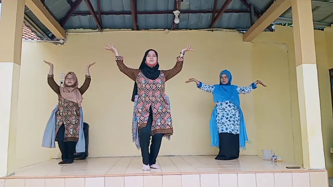 Tari Sirih Kuning - TK IT Tunas Pantura