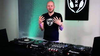 TIMING: Atmosphere on the DANCEFLOOR