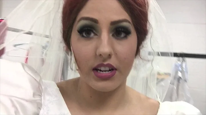 BACKSTAGE BRENDA - Fiona's Quick Change - Shrek th...
