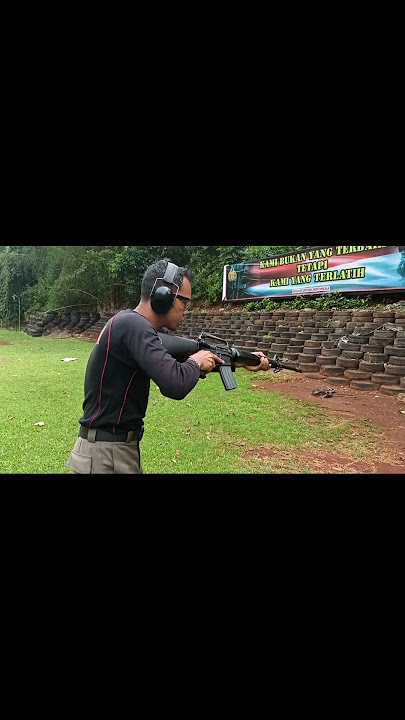 M16 jadul beraksi,suaranya banter pol