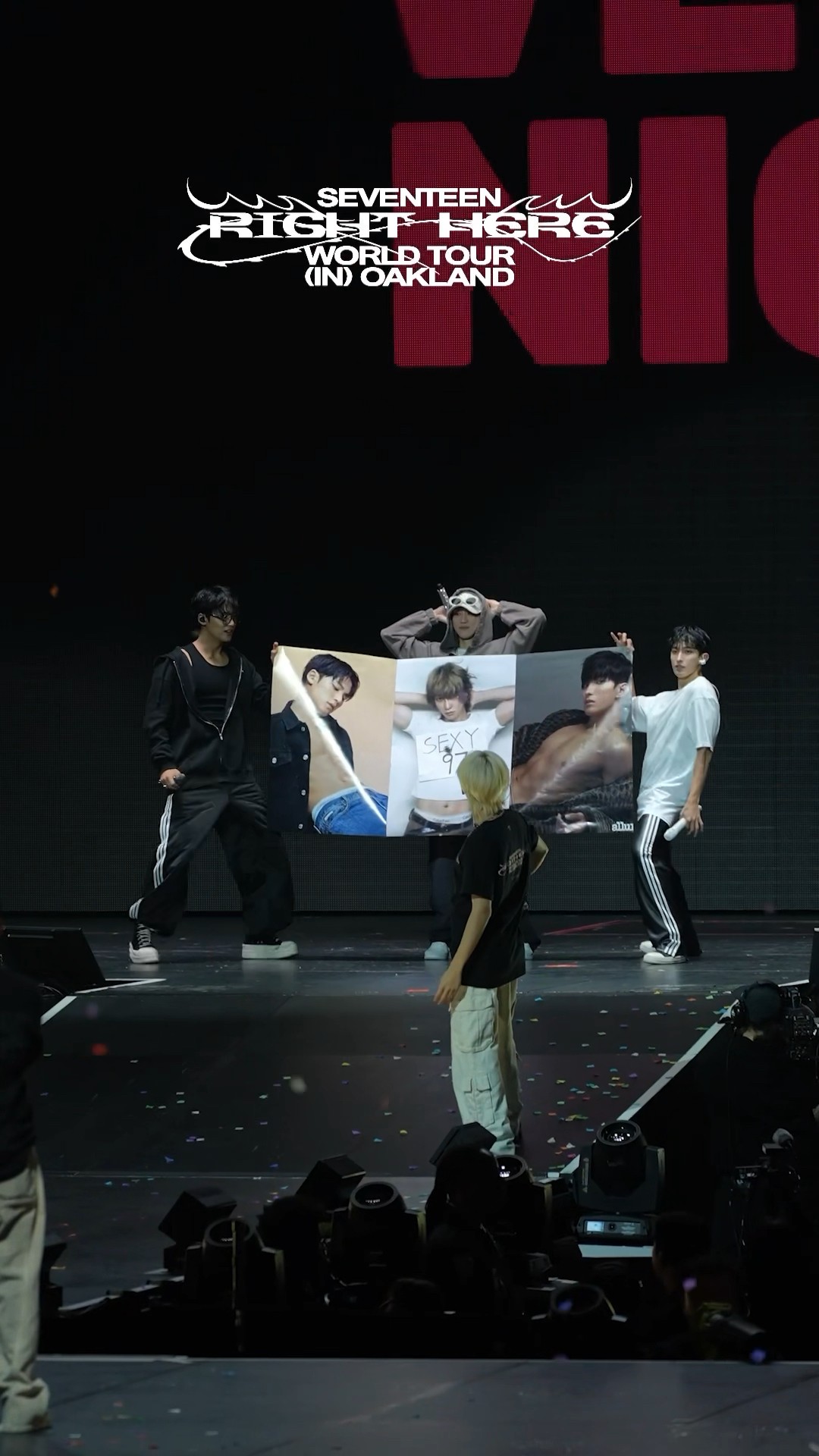 Sexy 97z ? #SEVENTEEN #세븐틴 #SVT_RIGHT_HERE_WORLDTOUR #SVT_RIGHT_HERE_IN_OAKLAND