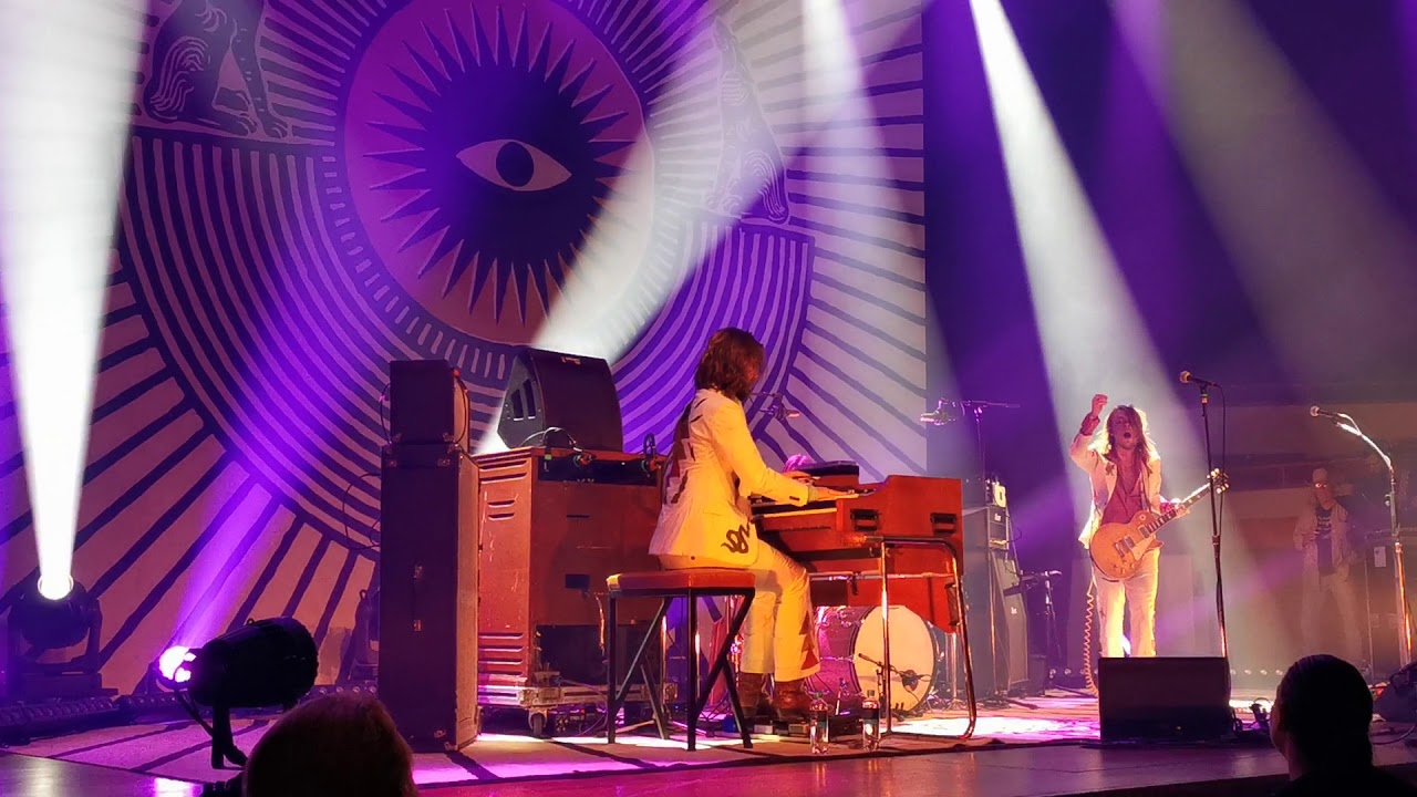 DeWolff - Live Like You