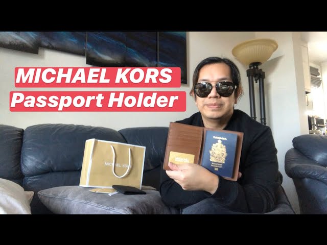 Descubrir 51+ imagen passport holder michael kors - Thptnganamst.edu.vn