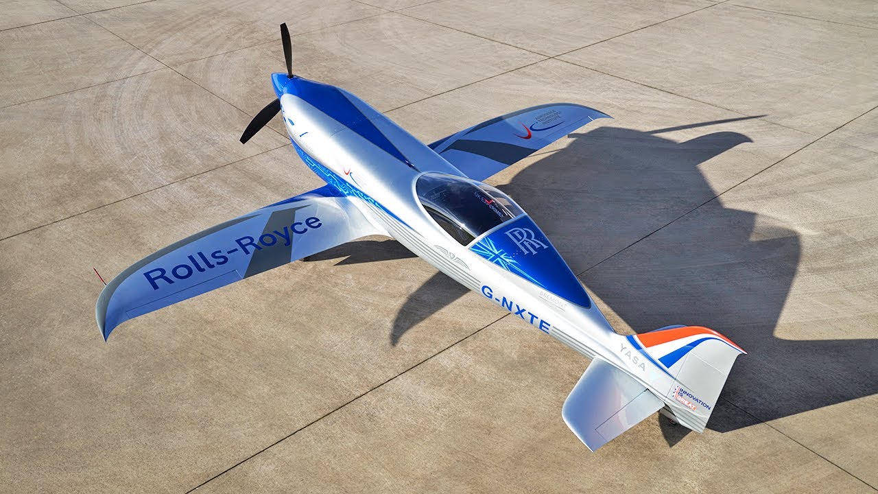 Rolls-Royce develops its own electric plane in pivotal moment for aviation - YouTube