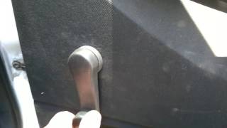 Снятие ручки стеклоподъемника Skoda Fabia