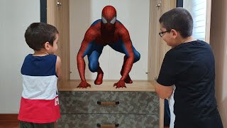 Buğranın Dolabında Örümcek Adam Var. Spiderman in The Closet Fun Kids Video