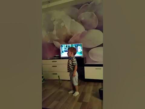 Внук воспитывает бабушку - YouTube