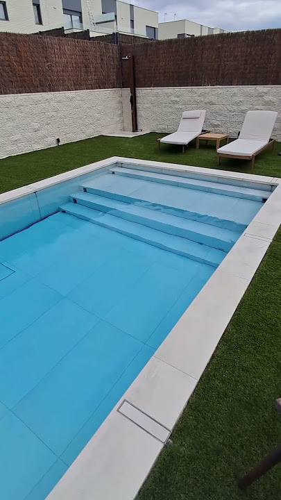 🩵 Suelo o fondo móvil de piscina