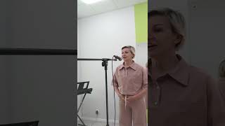 Пою Крылатые качели. Мой второй урок в школе вокала Lili Voice Краснодар. Часть 1. 4 июня 2023.