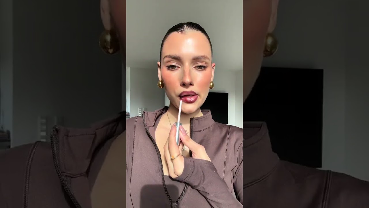The perfect lip for fall 🤎🍒@Charlotte Tilbury pillow talk eyeliner & @Clinique black honey pop gloss