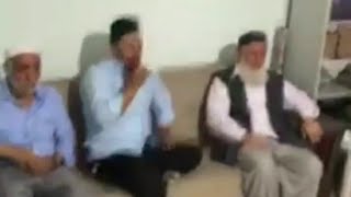 Ak Sakalli Pi̇r Olmuşsun Hakki Zi̇kretmen Neden?