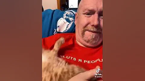 Daughter gets dad who hates cats a kitten as a gift. 🥹🥰