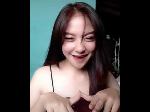 GOYANG SEXY MAMA MUDA HABIS MANDI PAKAI HANDUK MELOROT