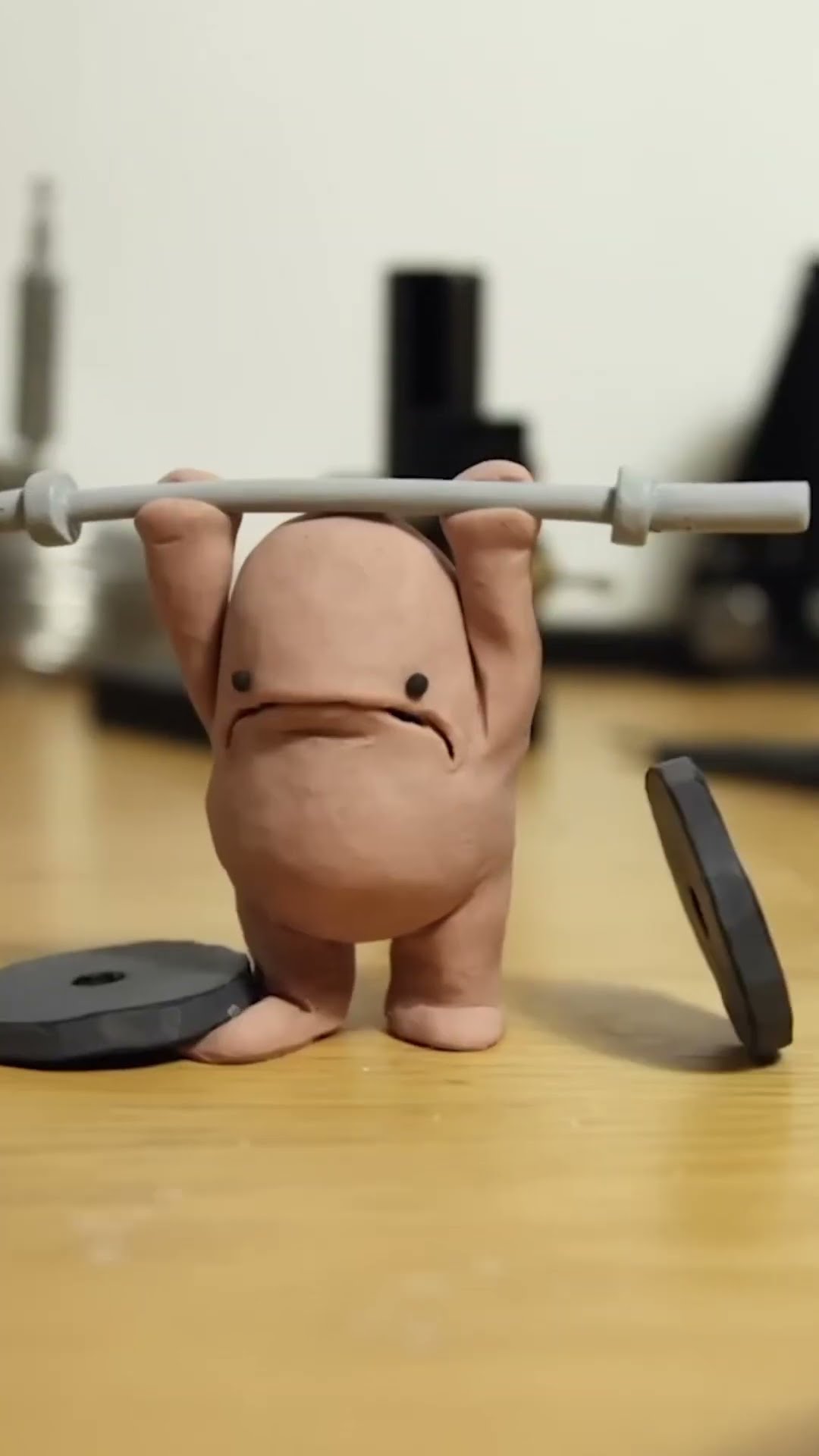 ouch @Guldies #clayboy #claymation #littleguy