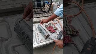Como engenheiros testam a qualidade do concreto da rua.