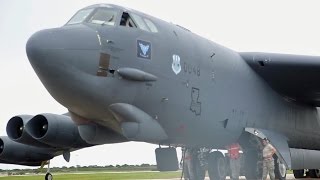 B-52戦略爆撃機 統合軍事演習バリアント・シールド2014 [HD]