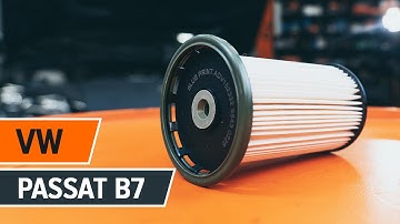 Hoe een brandstoffilter vervangen op een VW PASSAT B7 Sedan [HANDLEIDING AUTODOC]