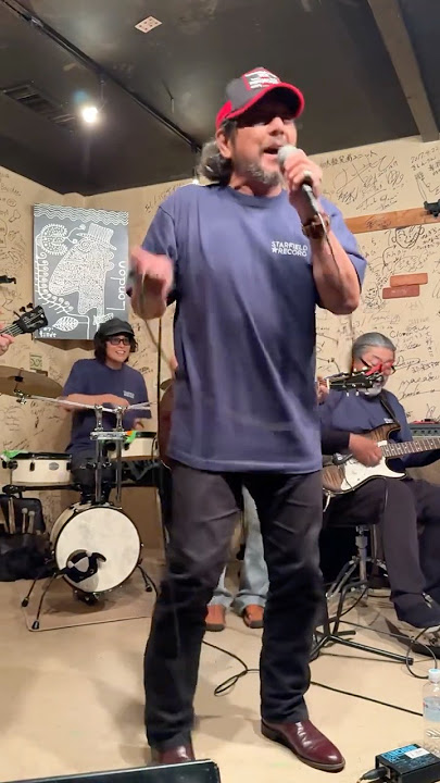 Johnny B. good and Stand by me covered by 'Bob' / Starfield Record 1st Live
