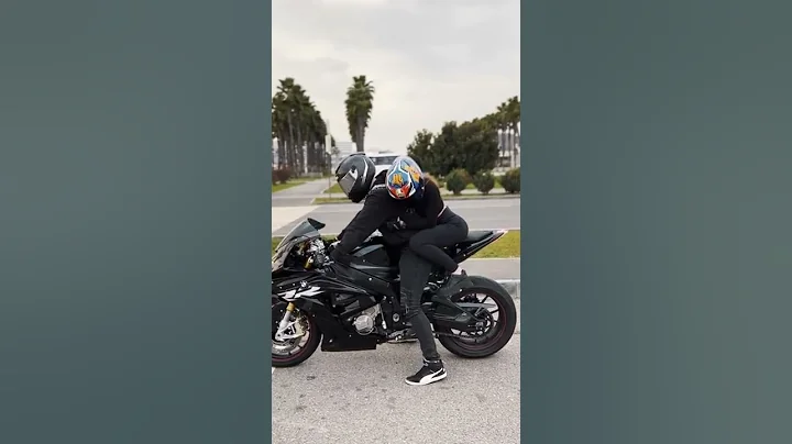 Smooth ride your girl - BMW S1000RR - DayDayNews