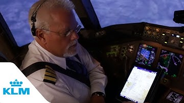 Fly through the mountains | Cockpit Tales | KLM