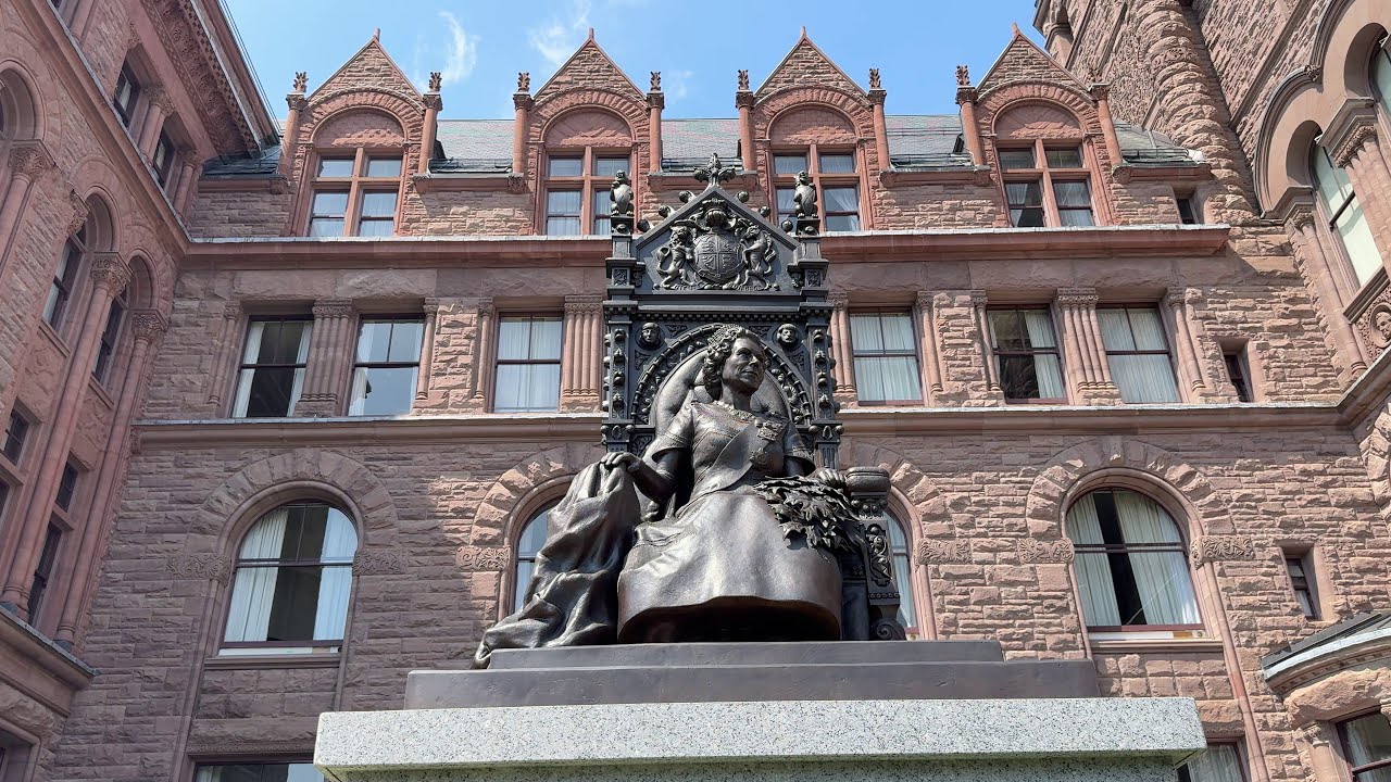 4K Toronto Summer Walk | Downtown to University of Toronto | City Ambience#Torontoambience UofT walk