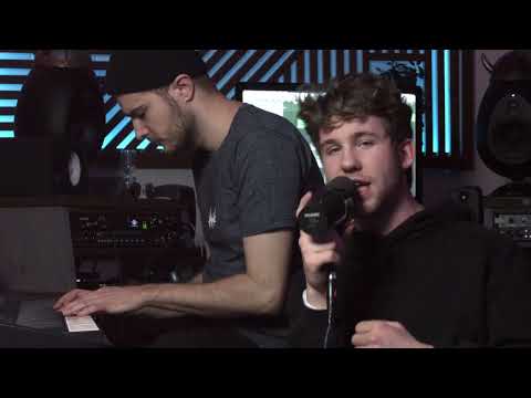 Umami Tsunami's Kristian Haux doing Alessandra's "Queen Of Kings"